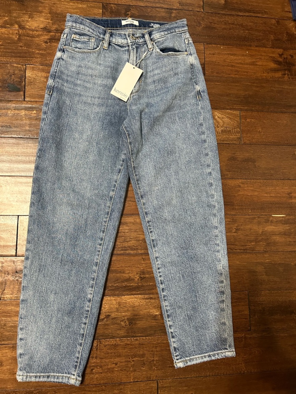 Kensie High-Rise Light Blue Mom Jeans